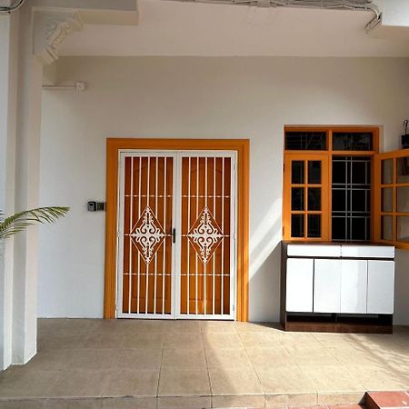 Myroom Georgetown, Off Jalan Burma, Gurney Drive Buitenkant foto