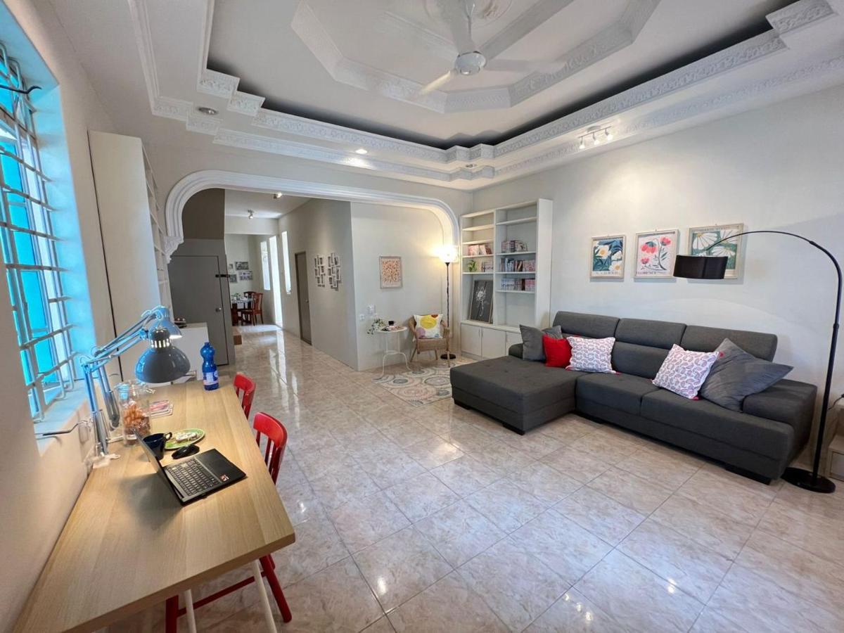 Myroom Georgetown, Off Jalan Burma, Gurney Drive Buitenkant foto
