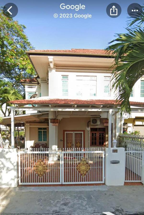 Myroom Georgetown, Off Jalan Burma, Gurney Drive Buitenkant foto