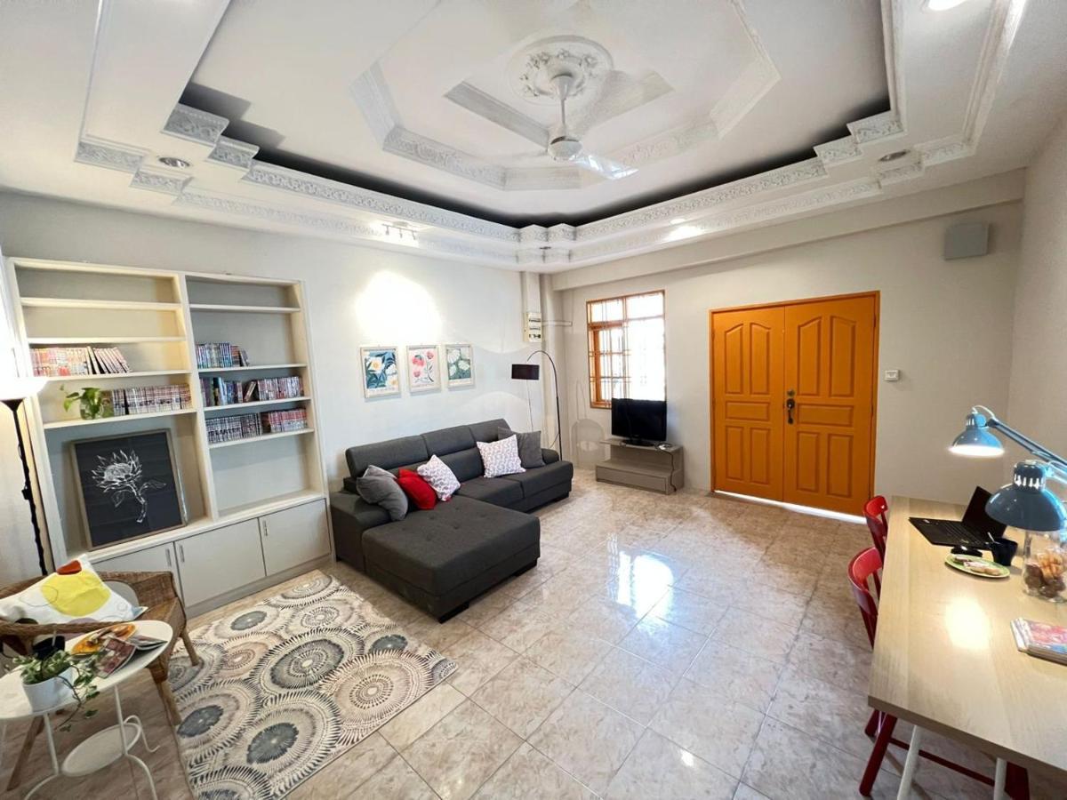 Myroom Georgetown, Off Jalan Burma, Gurney Drive Buitenkant foto